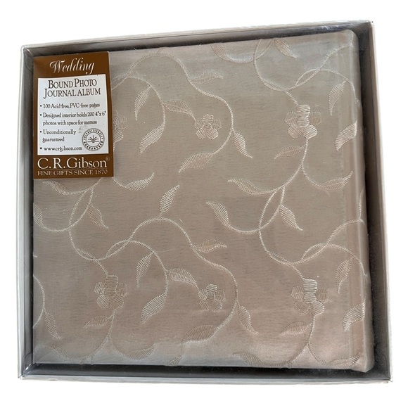 C.R. Gibson Wedding Photo Album - Picture 1 of 5